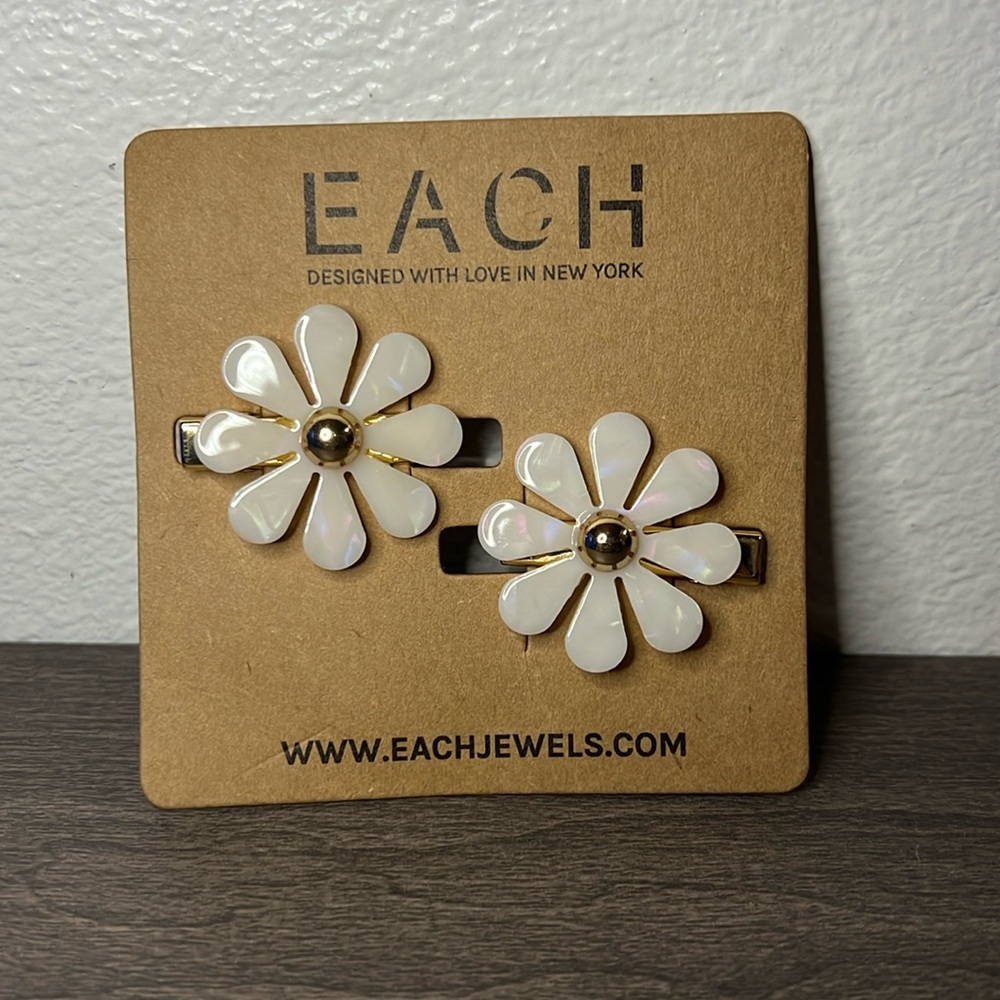 EACH Flower Barrette 2 Set NWT